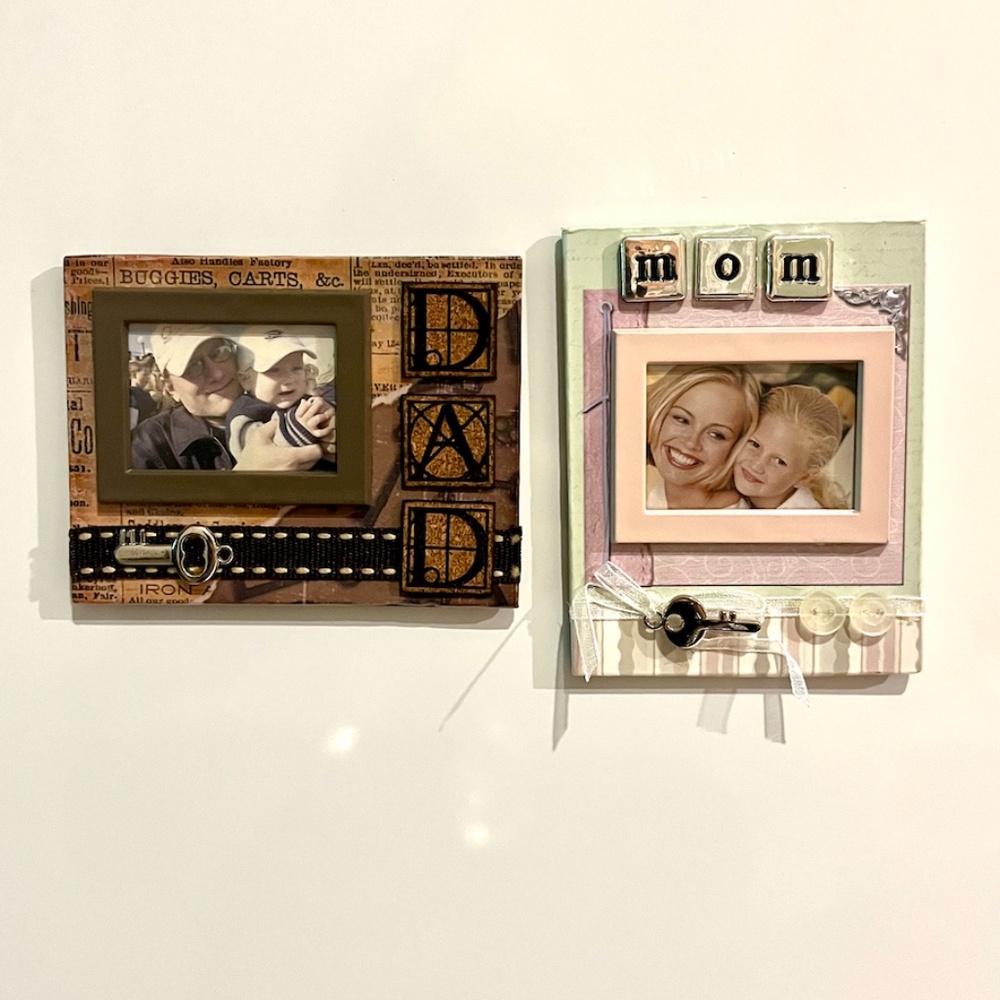 Mini Photo Frame Fridge Magnets – “MOM” & “DAD” – Set of 2 – NWOT